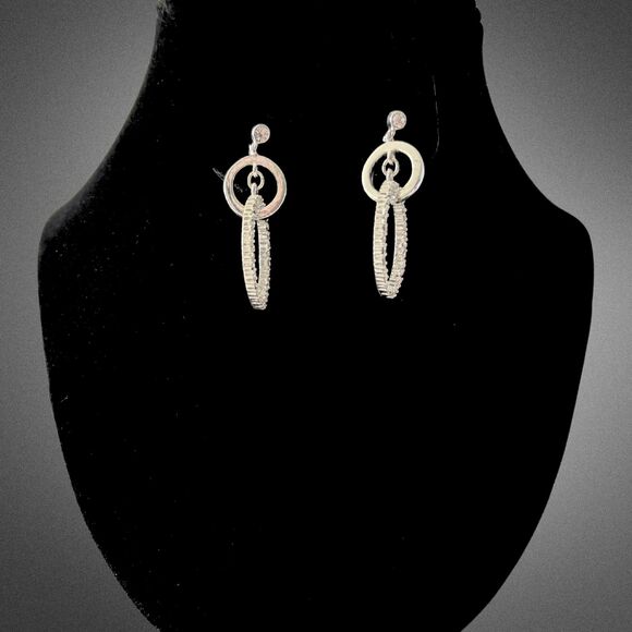 2004 Avon Going in Circles Silver Rhinestone Earrings | Special Occasions | NIB - Picture 3 of 6